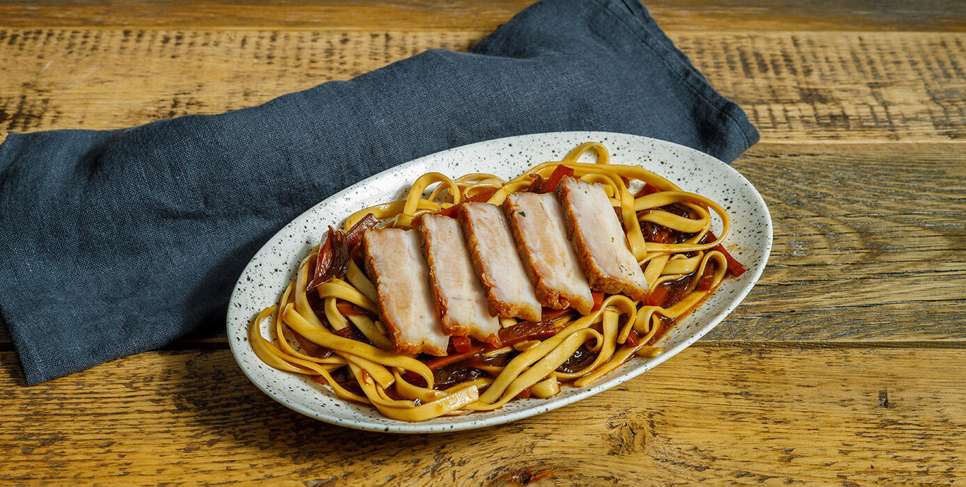 Милти: Свиная грудинка в азиатском стиле с лапшой удон (замороженная продукция)