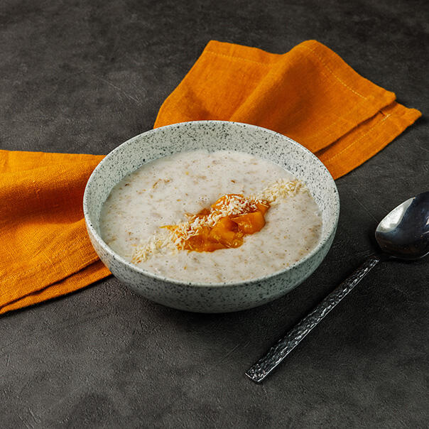 Милти: Овсяная каша на кокосовом молоке с кусочками манго