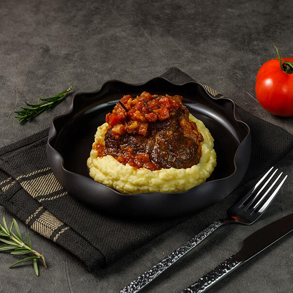 Милти: Говядина томленая с овощами и картофельным пюре