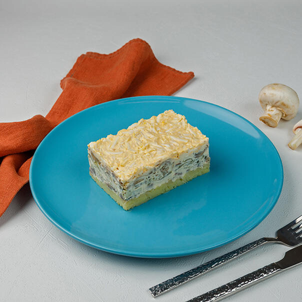 Милти: Оригинальный салат с томленой говядиной и маринованными огурчиками