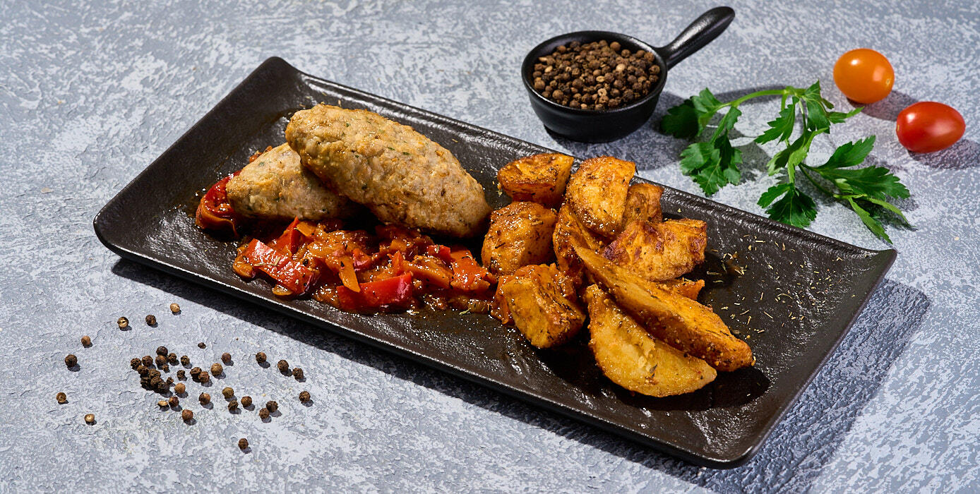 Милти: Люля-кебаб из курицы с картофелем по-деревенски