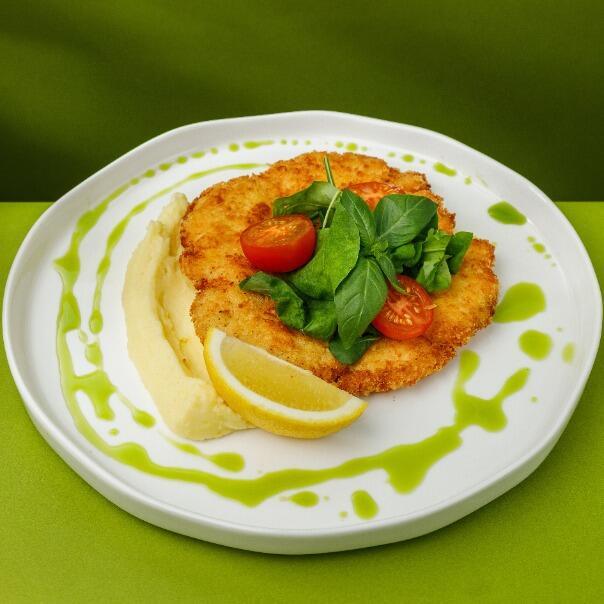 Милти: Шницель с картофельным пюре