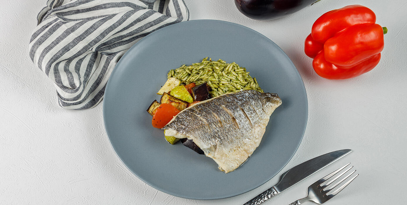 Милти: Филе дорадо с ризони и овощами