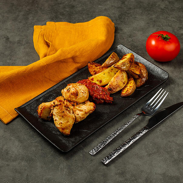 Милти: Шашлык из индейки с печеным картофелем и итальянским томатным соусом