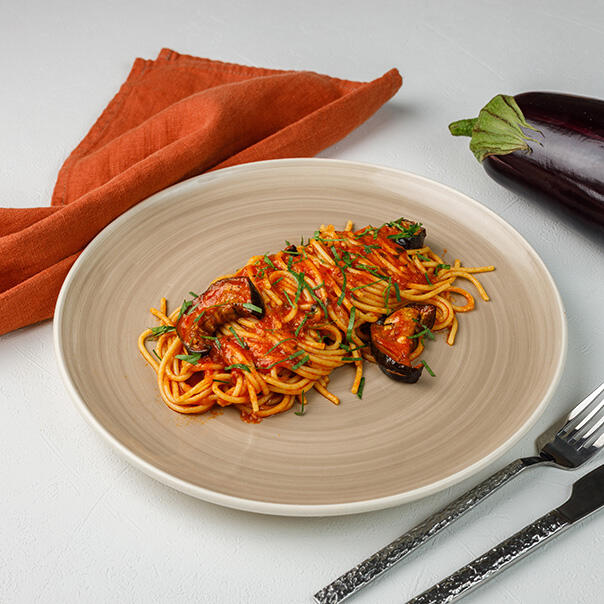 Милти: Нутовые спагетти арабьята с баклажанами