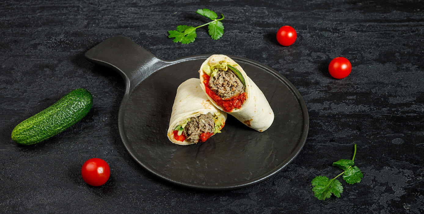 Милти: Кебаб из говядины в лаваше с овощами