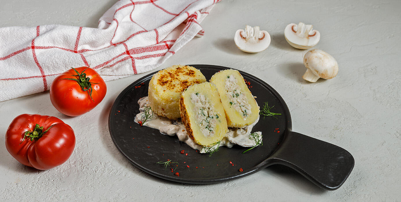 Милти: Картофельные биточки с куриным фаршем и грибным соусом