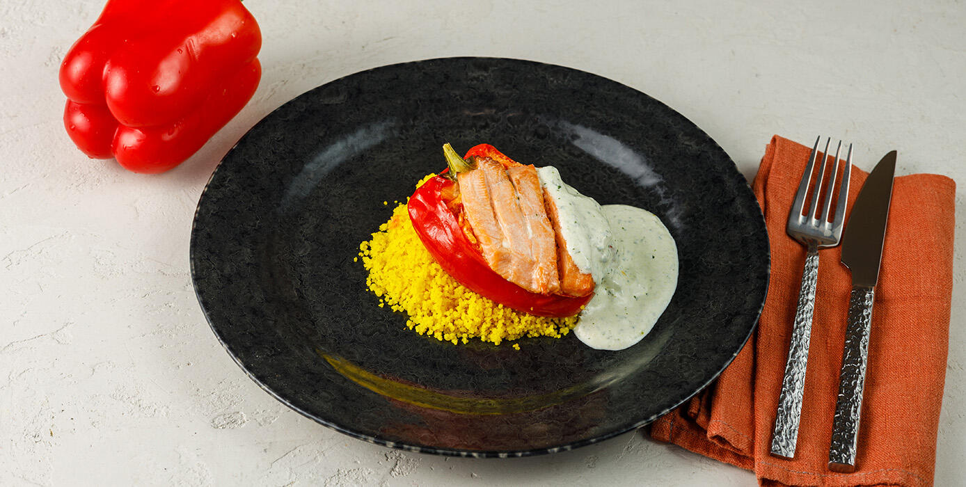 Милти: Перец фаршированный лососем с овощами и кус-кусом