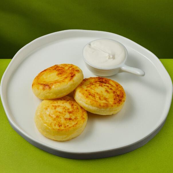 Милти: Сырники со сметаной