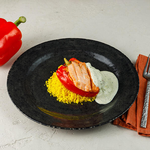 Милти: Перец фаршированный лососем с овощами и кус-кусом