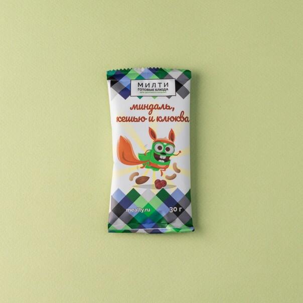 Милти: Смесь миндаля, кешью и клюквы