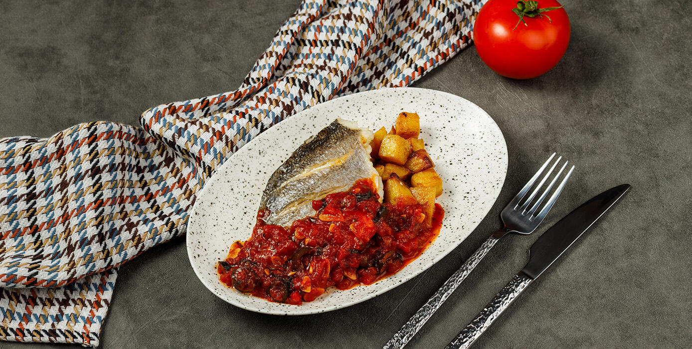 Милти: Филе дорадо на пару в средиземноморском стиле с картофелем