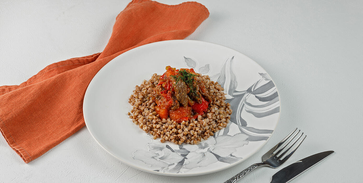 Милти: Говядина тушенная с овощами и гречкой