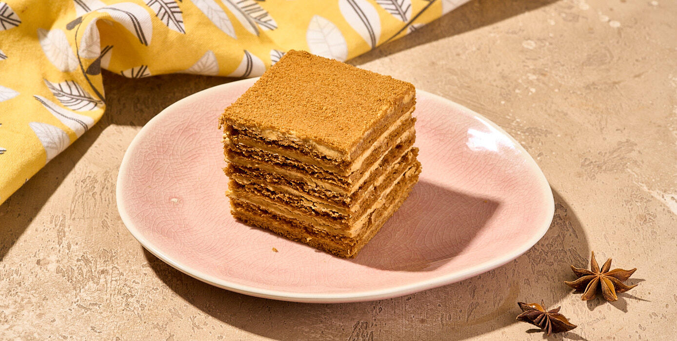 Милти: Пирожное «Медовик»