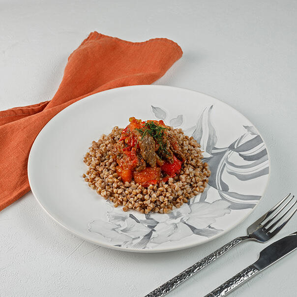 Милти: Говядина тушенная с овощами и гречкой