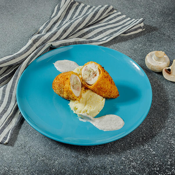 Милти: Кордон блю с картофельным пюре и трюфельным соусом