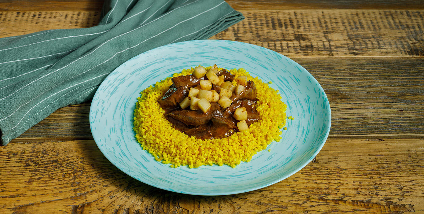 Милти: Печень индейки по-берлински с яблоками и кус-кусом