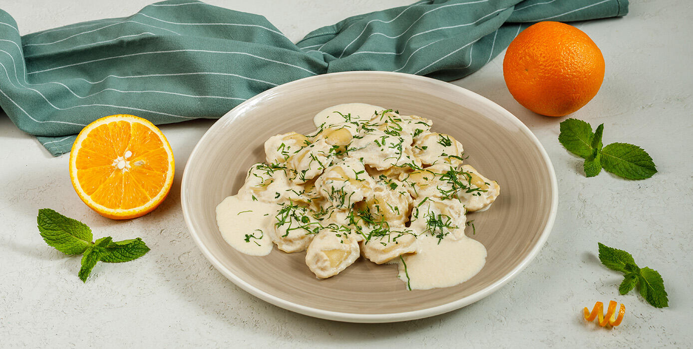 Милти: Равиоли с рикоттой в сырном соусе с цитрусовым ароматом