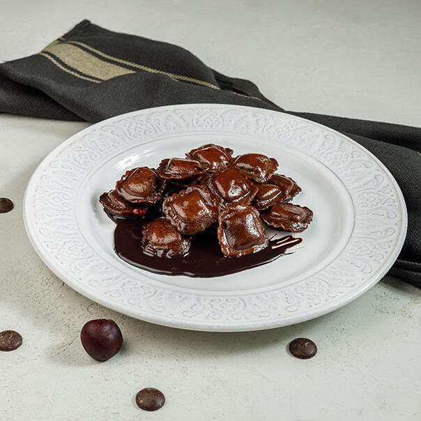 Милти: Шоколадные равиоли с вишней