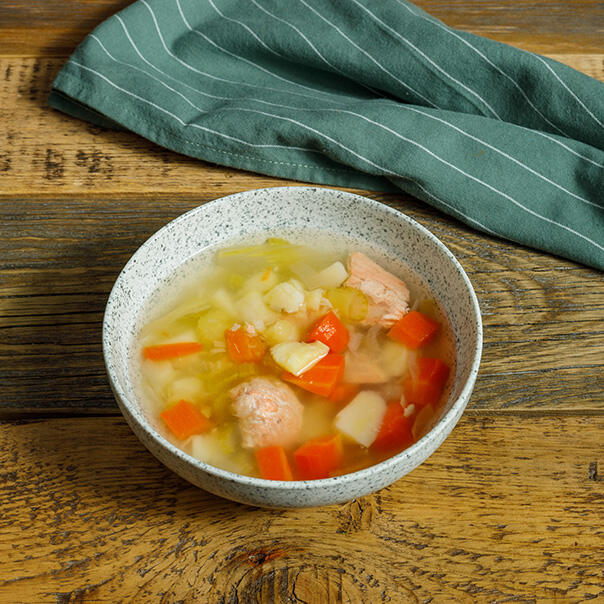 Милти: Уха с красной рыбкой