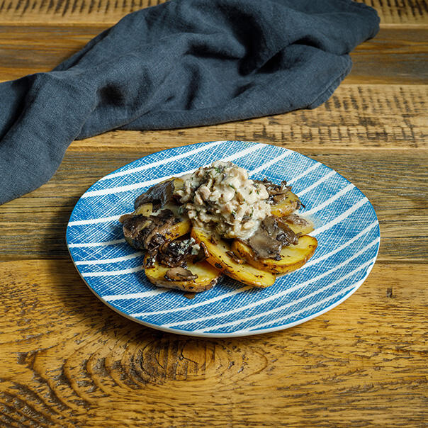 Милти: Куриные бедрышки в сливочном соусе с ароматным укропом и запеченным картофелем (замороженная продукция)