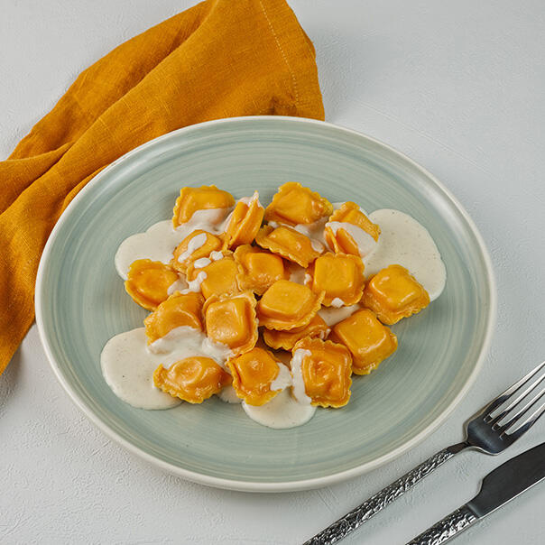 Милти: Равиоли 4 сыра со сливочно-перечным соусом