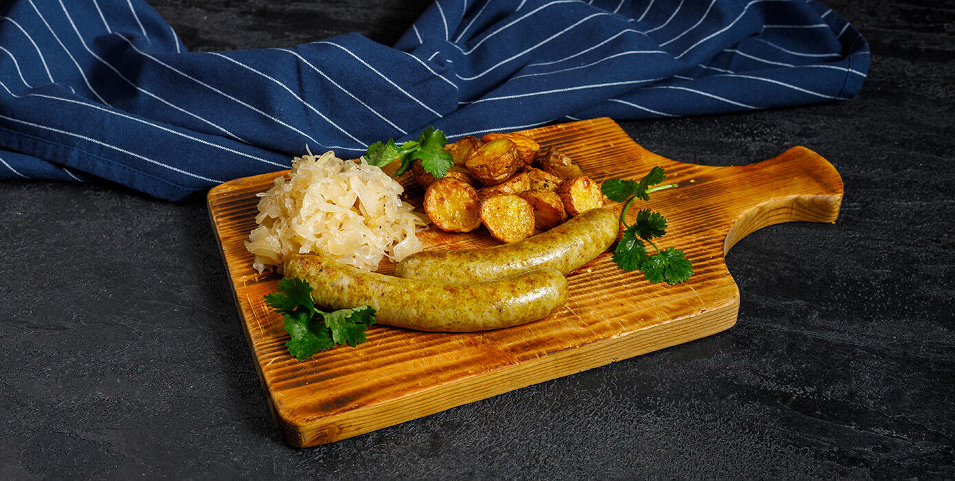 Милти: Немецкие колбаски карривурст с квашеной капустой и запеченным картофелем