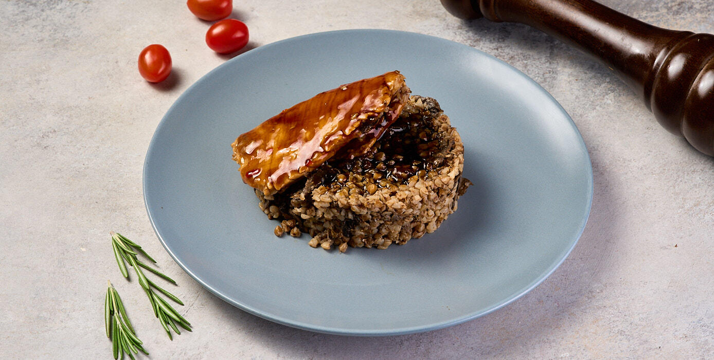 Милти: Индейка с гречневой кашей и шампиньонами