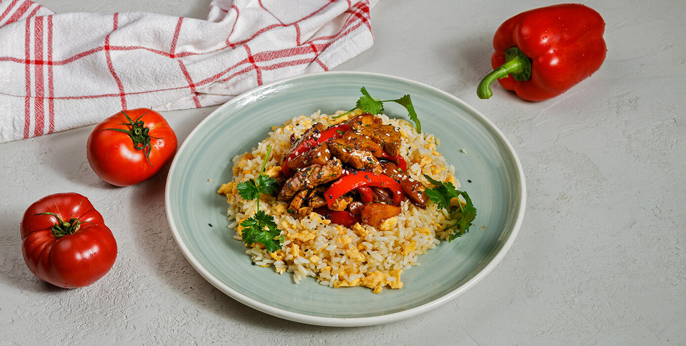 Милти: Свинина в кисло-сладком соусе с ананасами и жасминовым рисом