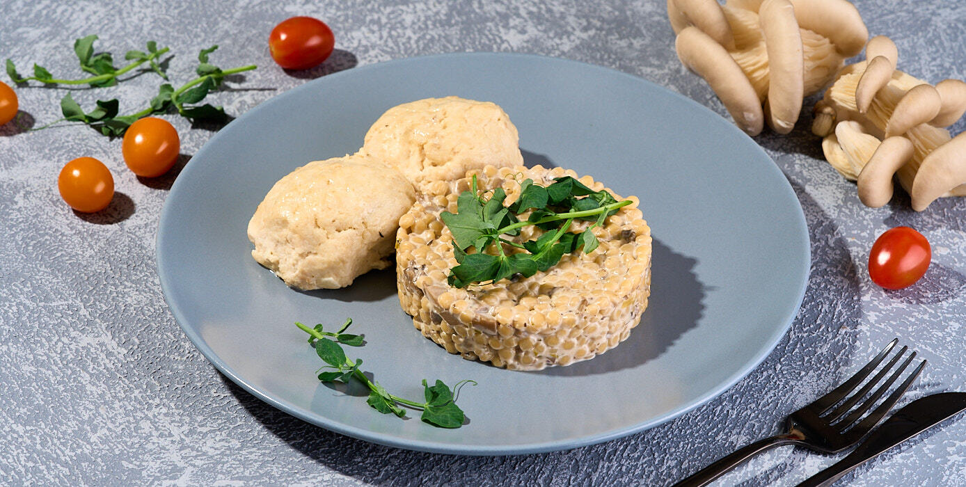 Милти: Куриные тефтельки с птитимом в сливочно-грибном соусе